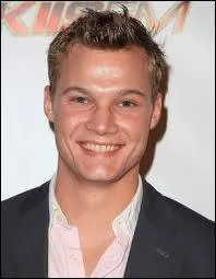 Qui joue Sean Ackard ?