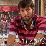 Avec qui Thomas est-il en couple ?