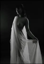  Les garons ont les yeux qui brillent pour un jeu de dupes, voir sous les jupes des filles  :