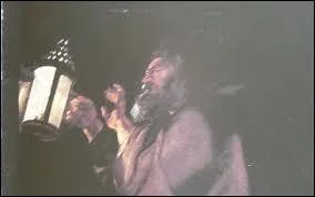  Avec mes yeux tout dlavs, qui me donnent l'air de rver, moi qui ne rve plus souvent  :