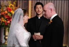 Avec qui la mre de Finn Hudson s'est-elle marie (saison 2) ?