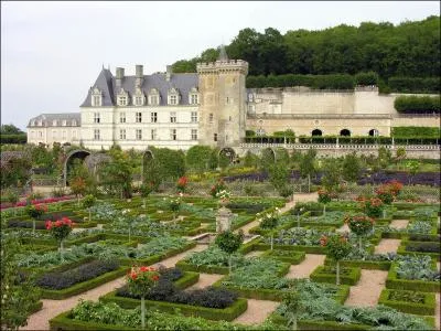 Il est le dernier n des chteaux Renaissance du Val de Loire. Ses jardins ornementaux sont considrs comme tant parmi les plus beaux d'Europe.
