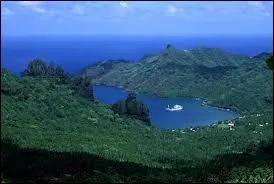 Il a sjourn  Tahiti en 1891, il est mort aux les Marquises, c'tait un peintre franais ami du Nerlandais Vincent Van Gogh ? Il s'agit de. .