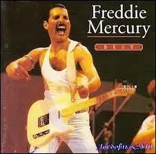 Londres en1970, du rock, un titre : We are the champions avec Freddie Mercury, Roger Taylor, Brian May et John Deacon : il s'agit videmment du groupe :