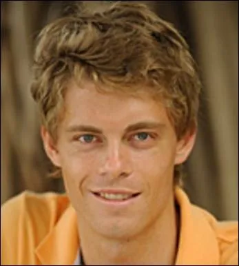 Donner l'ordre des personnes qui dcouvrent que les filles sont des sirnes.