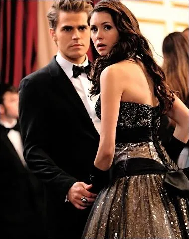 Elena est-elle amoureuse ?