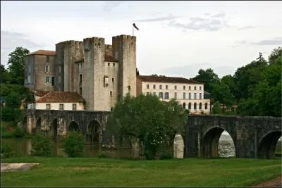O pouvez-vous voir le Moulin des Tours aux bords de la Glise ?
