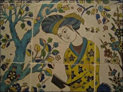 La roseraie au jardin d'den est pareille  une (. . ) couverte d'(. . ).