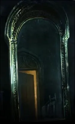 Qu'est ce qui est crit sur le miroir du rised ?