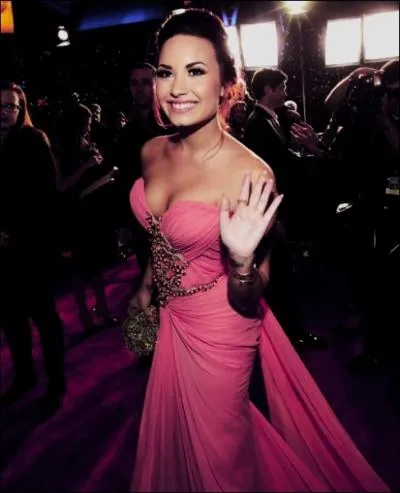 Elle a d'ailleurs tatou ces mots sur...