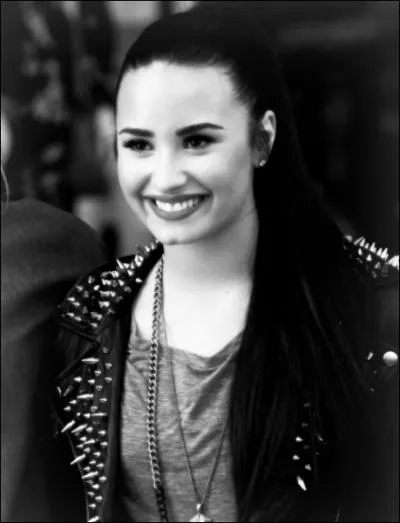 Aprs sa sortie du centre de dsintoxication, elle rejoint une campagne nomme...