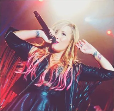 Durant les pripties de sa vie, ses fans lui rptaient sans cesse...