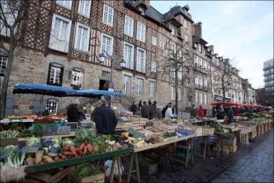 Depuis quand existe le march des Lices ?