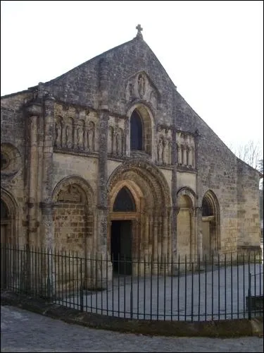 Dans quel dpartement se trouve la ville de Ruffec ?