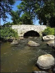 L'Aron, affluent de la Mayenne, est un sous-affluent ...