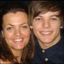 Comment s'appelle la maman de Louis Tomlinson ?
