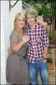 Comment s'appelle la maman de Niall Horan ?