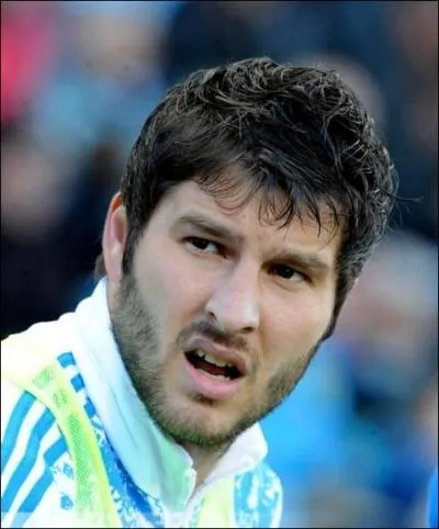 Le 19 mars 2009, pour quel raison Raymond Domenech l'appelle-t-il ?