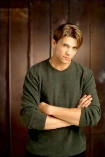 Avec qui est-il sorti ?