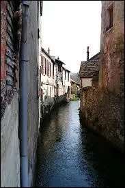 Quel dpartement est arros par la Voulzie, en sachant qu'elle traverse la ville de Provins ?