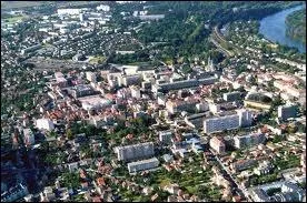 L'image reprsente une vue arienne de Poissy. Quelle est sa rgion ?