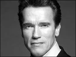 Comment se nomme cet acteur,  monsieur muscles  ?