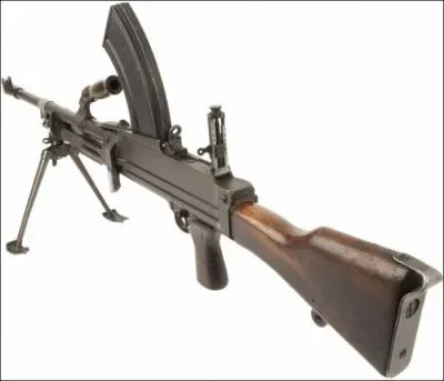 Qui est le constructeur de ce fusil mitrailleur britannique de type Mark II ?