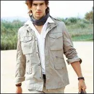 Ce manteau, conu pour tre port par temps chaud, est une :