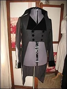 Ce manteau a t trs  la mode au XIXme. C'est une :