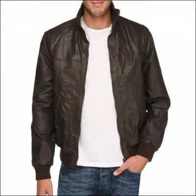 Ce manteau court se dcline de mille faons, de la plus lgante  la plus dcontracte. C'est un :