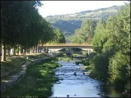 Quel dpartement est arros par la Colagne, en sachant qu'elle traverse la ville de Marvejols ?