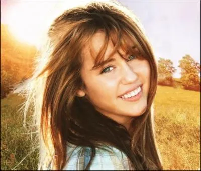 Qui fait une apparition dans  High School Musical 2  ?