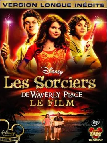 Qui joue dans  Les Sorciers de Waverly Place  ?