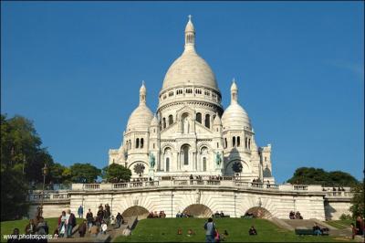 Une des plus clbres basiliques de France, situe sur la butte Montmartre. C'est