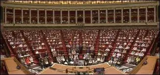 Ce monument politique est photographi ici pendant une sance. Duquel s'agit-il ?