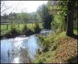 Quelle rgion est traverse par la rivire Esch en sachant qu'elle se jette dans la Moselle prs de Pont--Mousson ?