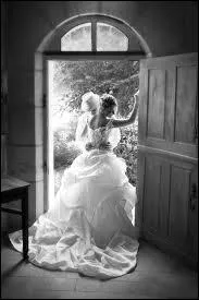 Qui chantait   Il est encore temps pour toi de v'nir avec nous, marie toi une autre fois et viens boire un coup  ?