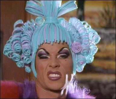 Des robes longues pour tous les garons Habills comme ma fiance Pour des filles sans contrefaon Maquilles comme mon fianc