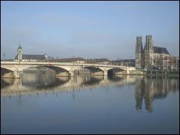 Voici la ville de Pont--Mousson. Quelle est sa rgion ?