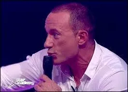 Comment s'appelle le professeur d'ducation physique et mentale ?