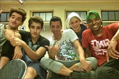 Comment s'appelle le groupe des garons ?