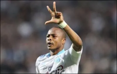 De quelle(s) nationalit(s) est-il ?