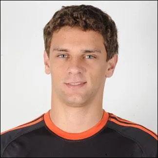 Comment s'appelle ce dfenseur ayant marqu 1 but depuis le dbut de la saison ?