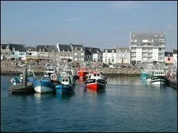 Nous allons maintenant  La Turballe, ville de Loire-Atlantique o les habitants se nomment les ...