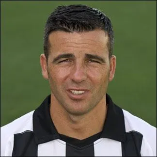 Qui est ce joueur de foot ?