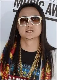 Qui est ce membre du groupe ?