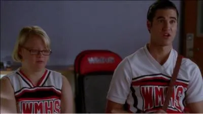 Saison 4 pisode 19 - Que fait faire le coache Roz Washington  Blaine et Becky ?