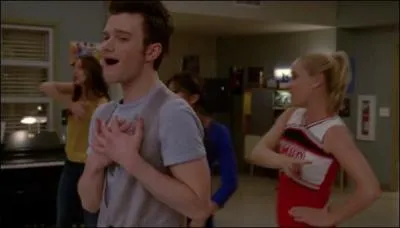 Saison 4 pisode 21 - Quelle chanson chante Kurt  son pre ?