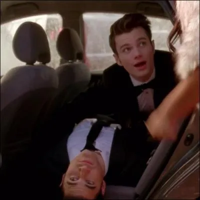 Saison 4 pisode 14 - Qui drange Kurt et Blaine dans la voiture ?