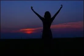 T'es comme un soleil qui brille dans mes nuits :